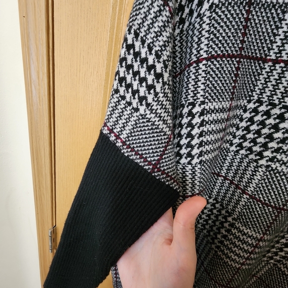 Nordstrom Joseph A Houndstooth Turtleneck Sweater - Picture 5 of 12